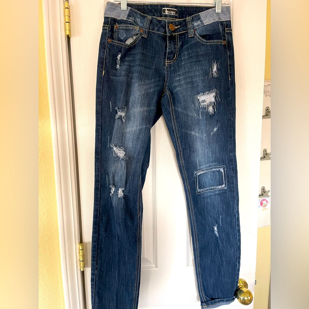 Soundgirl  Retro Destructed Straight Jeans.  Great used condition! 👖 size 7